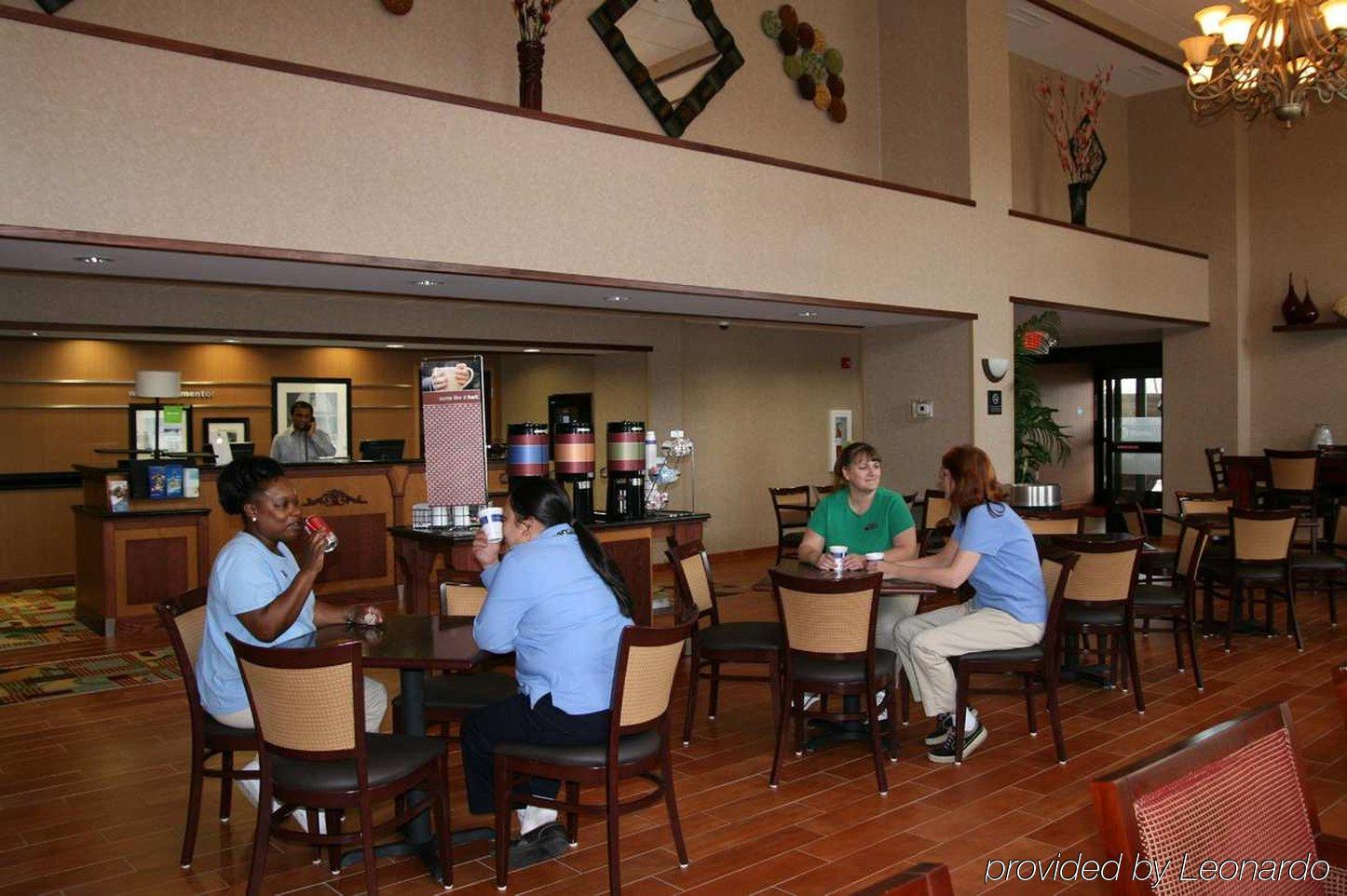 Hampton Inn & Suites Cleveland-Mentor Restoran fotoğraf