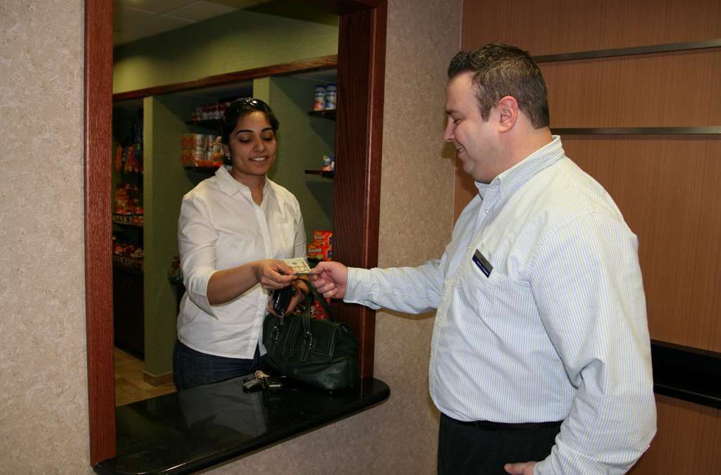 Hampton Inn & Suites Cleveland-Mentor Restoran fotoğraf